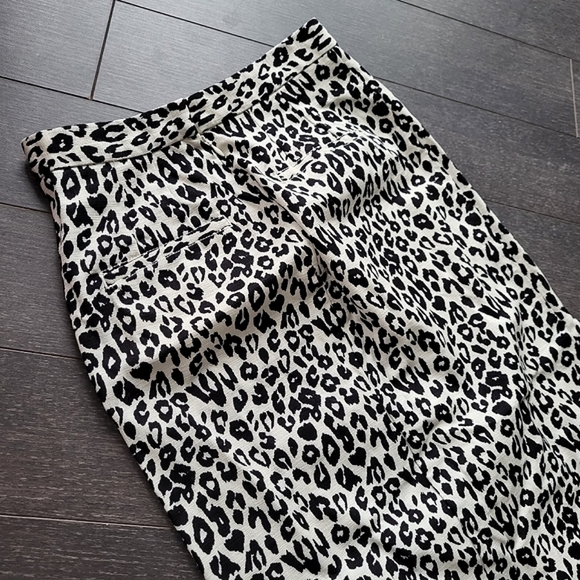 SLY Leopard Black and White Print Zipper Slit Skirt - Picture 2 of 12